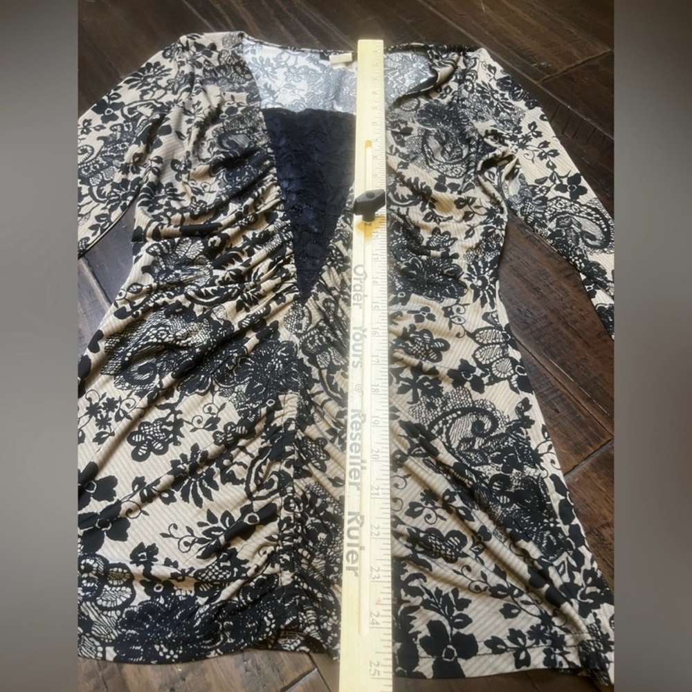 Venus Black and Cream Floral Blouse Small - Picture 6 of 6